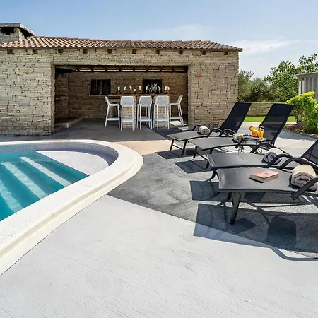 Lea Holiday home *